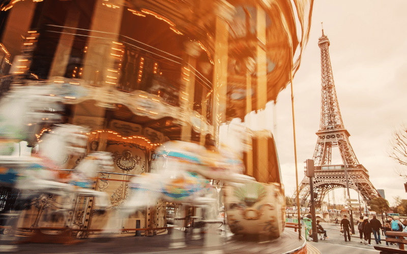Torre Eiffel y carrusel