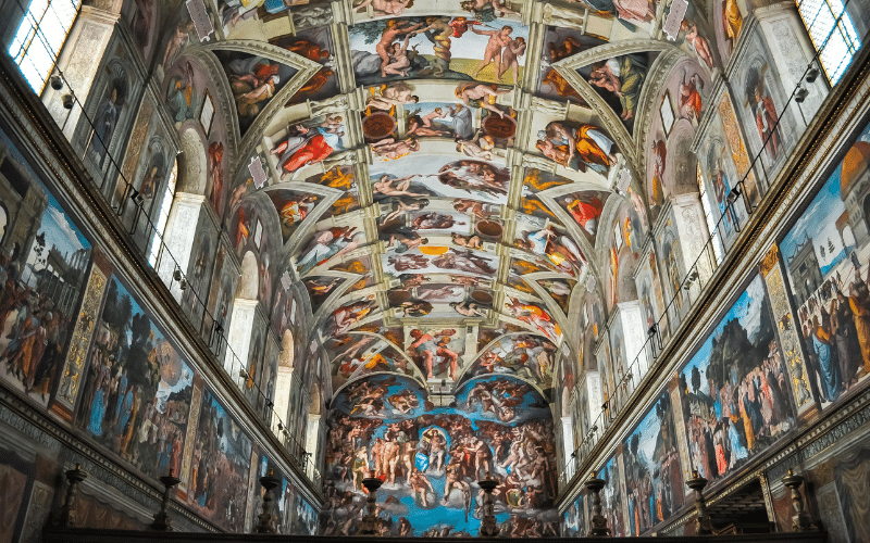 Pintura de Miguel Ángel en la Capilla Sixtina, mejores cosas que hacer en Roma