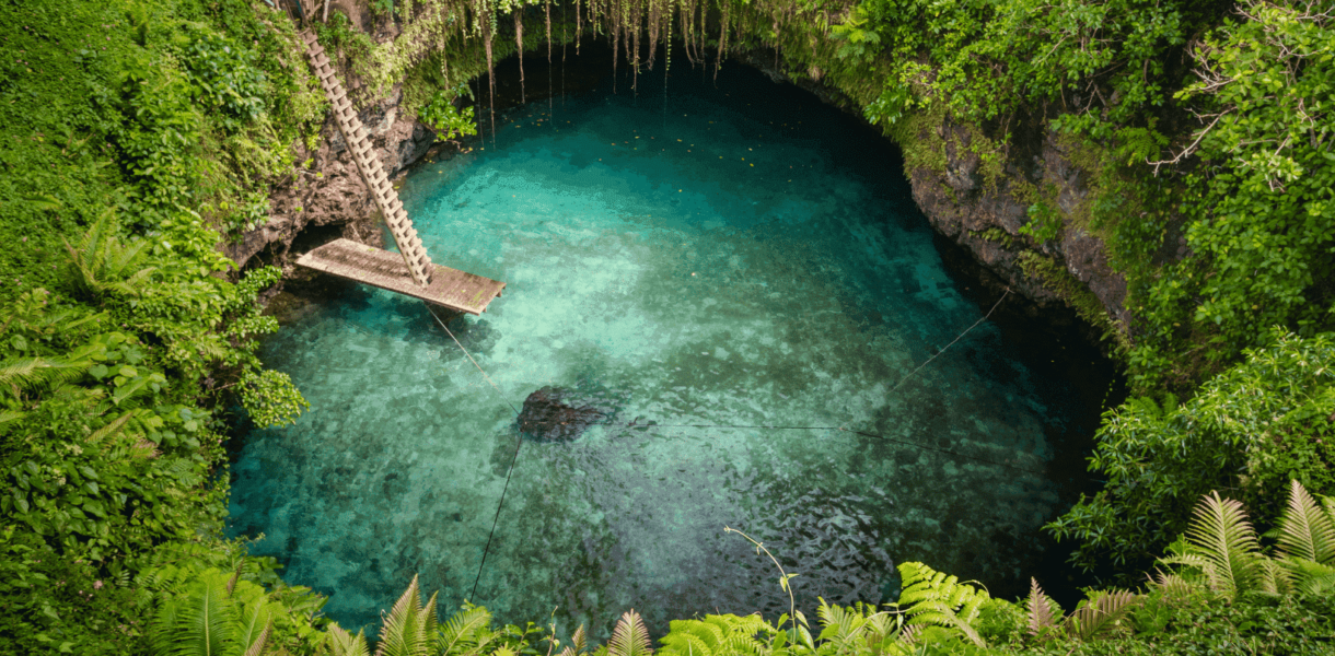 piscinas naturales junto al océano