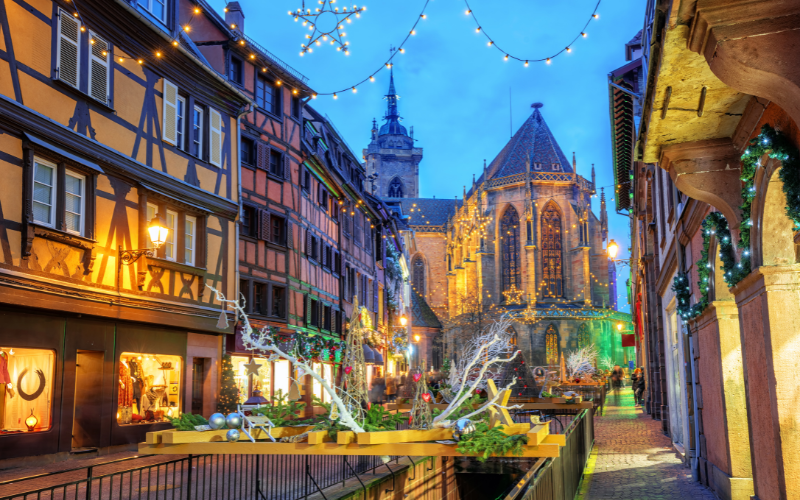 Escena navideña de Colmar, en la llamada "pequeña Venecia" por sus canales y casas con madera